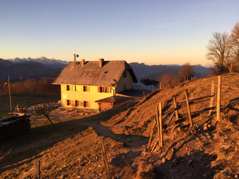 goodblog - Mein Hausberg: Der Schoberstein - Schobersteinhaus Sonnenaufgang