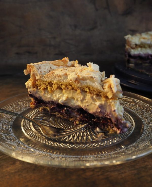 goodblog für QimiQ: Heidelbeer-Mandeltorte, welch cremiges Glück!