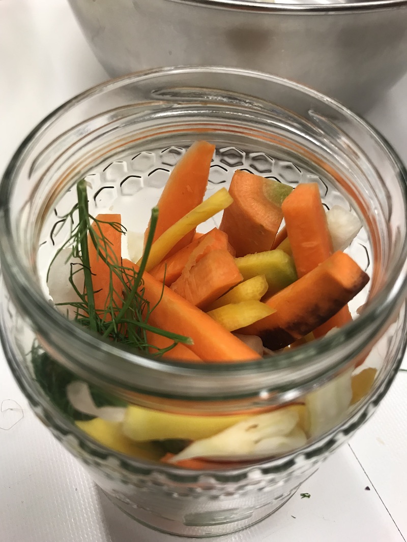 goodblog in der NEUEN Vorarlberger Tageszeitung: Gemüse fermentieren - Gemüsesticks