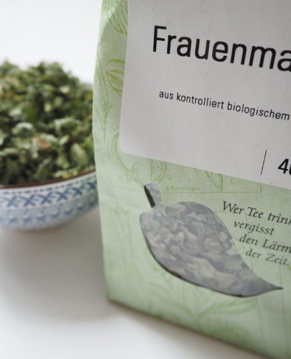 goodblog in der NEUEN Vorarlberger Tageszeitung: 9 natürliche Tricks gegen Regelschmerzen - getrockneter Schafgarben-Tee